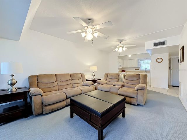 9945 47TH AVENUE N 203, St Petersburg, FL 33708
