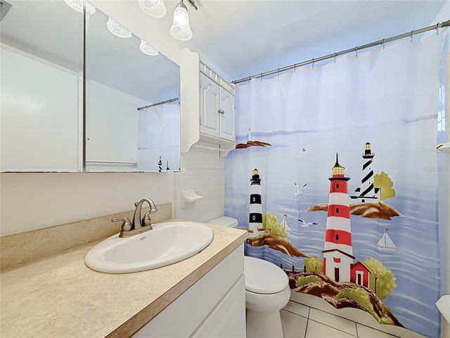 9945 47TH AVENUE N 203, St Petersburg, FL 33708