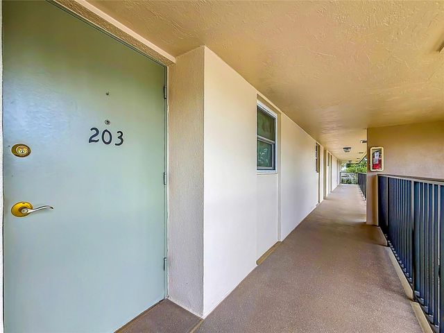 9945 47TH AVENUE N 203, St Petersburg, FL 33708