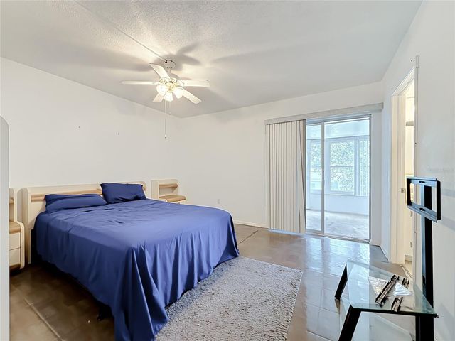 9945 47TH AVENUE N 203, St Petersburg, FL 33708