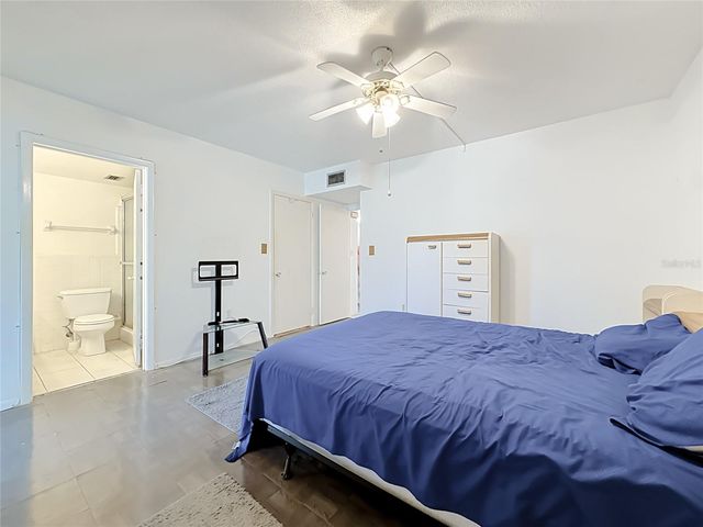 9945 47TH AVENUE N 203, St Petersburg, FL 33708