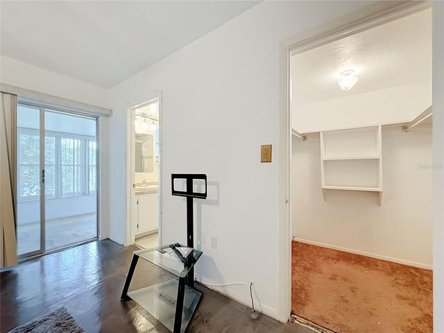 9945 47TH AVENUE N 203, St Petersburg, FL 33708