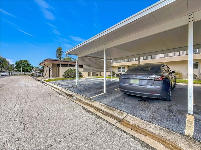 9945 47TH AVENUE N 203, St Petersburg, FL 33708