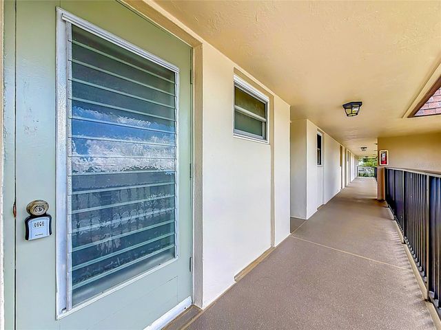 9945 47TH AVENUE N 203, St Petersburg, FL 33708