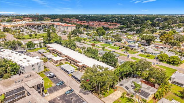 9945 47TH AVENUE N 203, St Petersburg, FL 33708