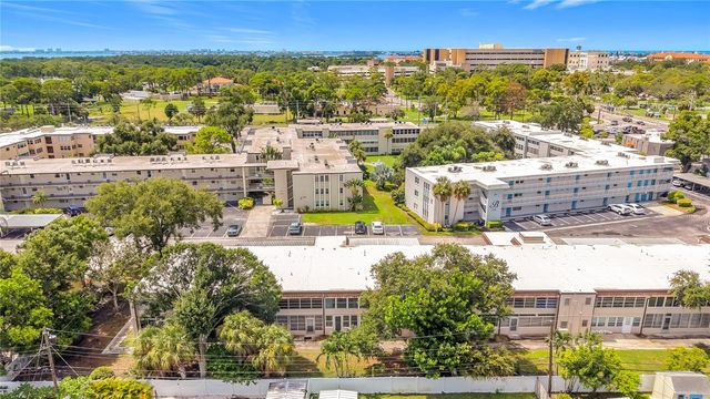 9945 47TH AVENUE N 203, St Petersburg, FL 33708