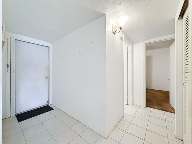 9945 47TH AVENUE N 203, St Petersburg, FL 33708