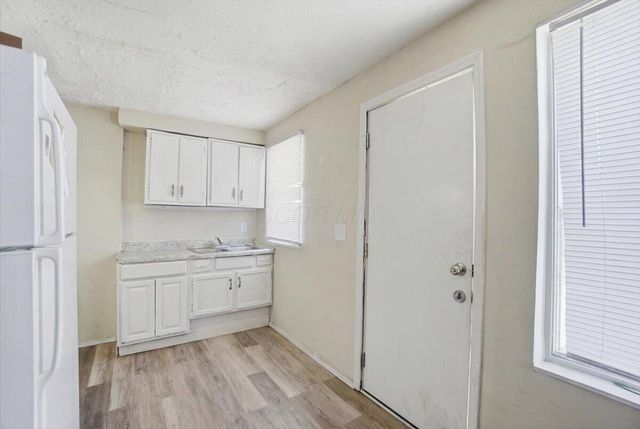 1037-1039 S James Road, Columbus, OH 43227