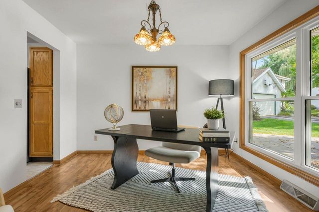 6 Lynbrook Circle, Madison, WI 53719