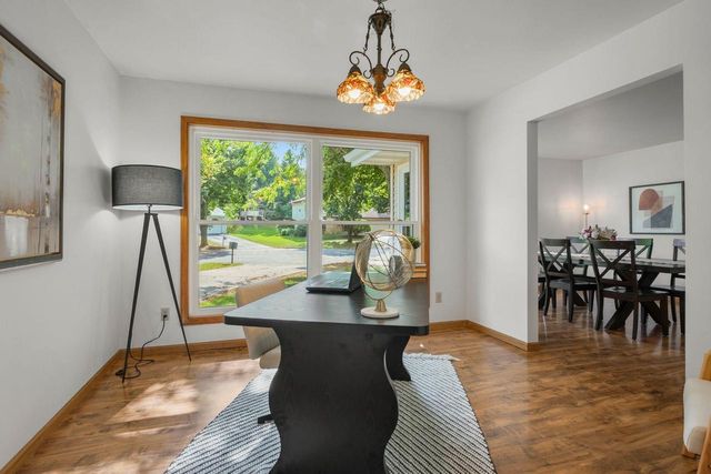 6 Lynbrook Circle, Madison, WI 53719