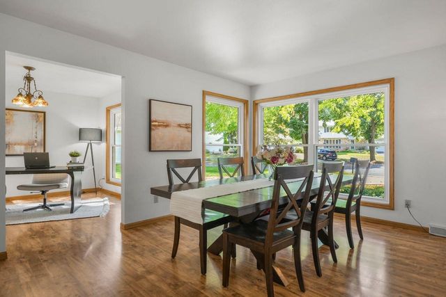 6 Lynbrook Circle, Madison, WI 53719