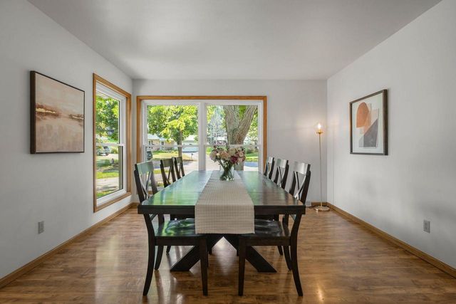 6 Lynbrook Circle, Madison, WI 53719