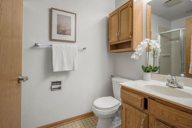 6 Lynbrook Circle, Madison, WI 53719