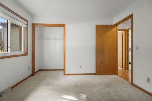 6 Lynbrook Circle, Madison, WI 53719