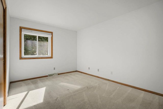 6 Lynbrook Circle, Madison, WI 53719