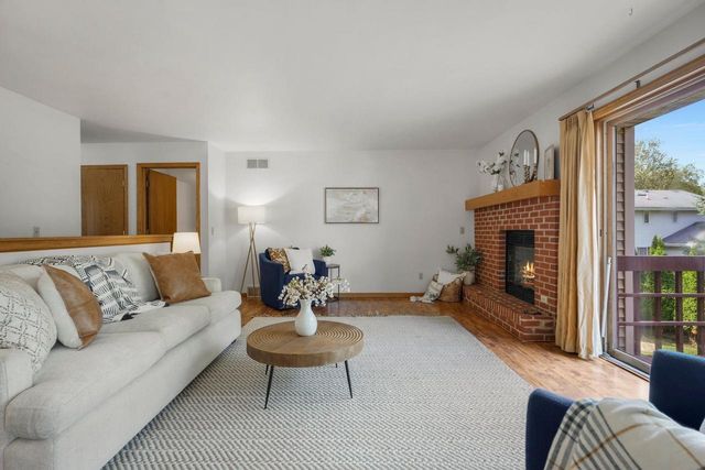 6 Lynbrook Circle, Madison, WI 53719