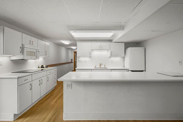 6 Lynbrook Circle, Madison, WI 53719