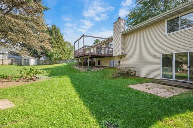 6 Lynbrook Circle, Madison, WI 53719