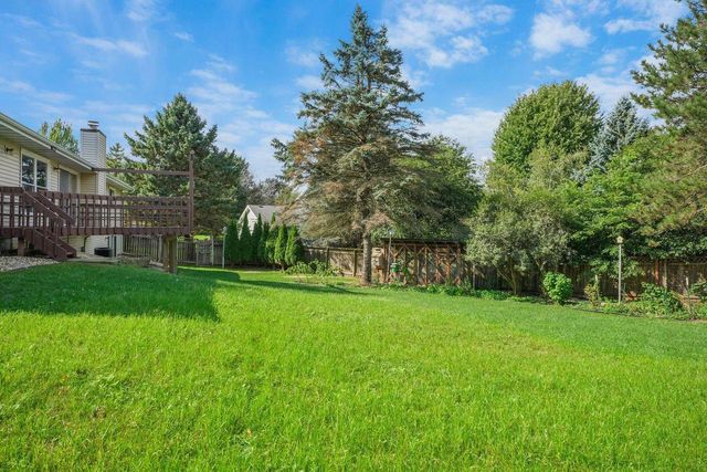 6 Lynbrook Circle, Madison, WI 53719