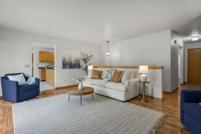 6 Lynbrook Circle, Madison, WI 53719