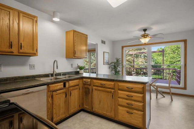 6 Lynbrook Circle, Madison, WI 53719
