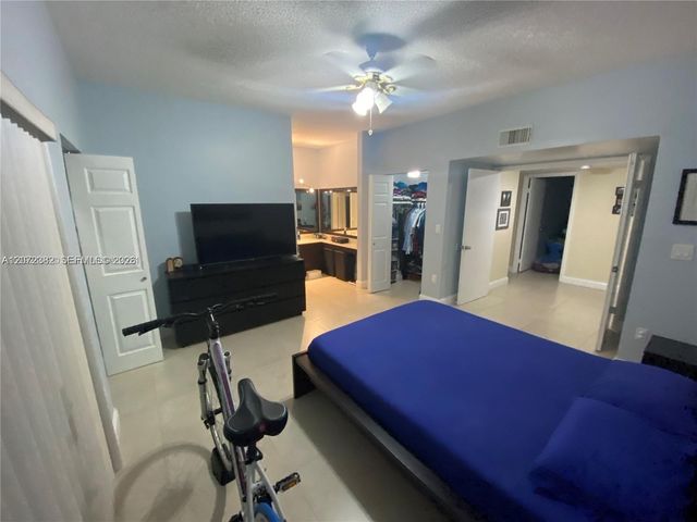 8806 SW 130th Court 102, Miami, FL 33186
