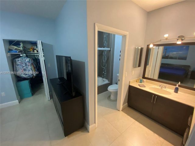 8806 SW 130th Court 102, Miami, FL 33186