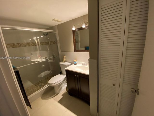 8806 SW 130th Court 102, Miami, FL 33186