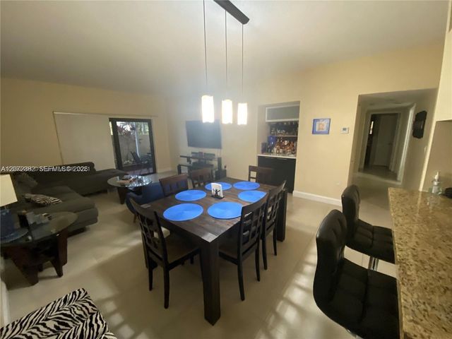 8806 SW 130th Court 102, Miami, FL 33186