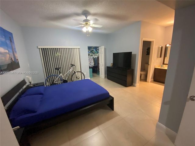 8806 SW 130th Court 102, Miami, FL 33186