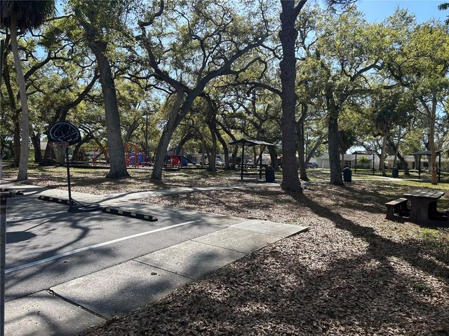 8000 54TH STREET N, Pinellas Park, FL 33781