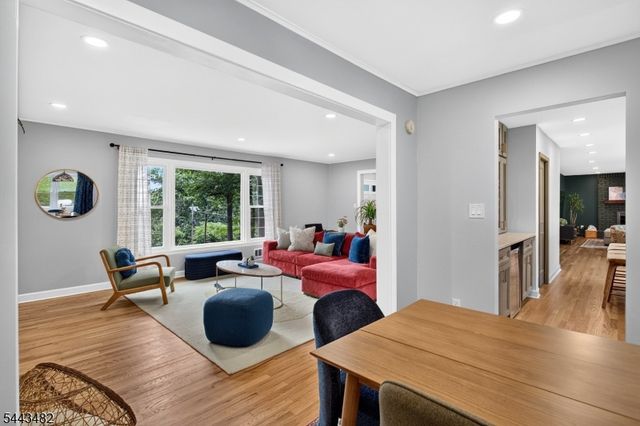 17 Forest Ln, Green Brook Twp., NJ 08812