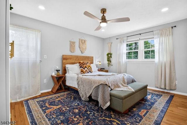 17 Forest Ln, Green Brook Twp., NJ 08812