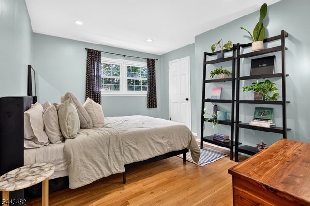 17 Forest Ln, Green Brook Twp., NJ 08812