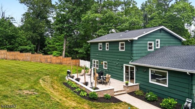 17 Forest Ln, Green Brook Twp., NJ 08812