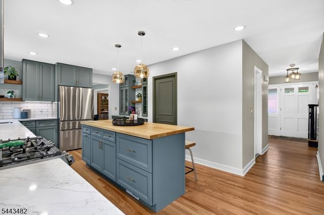 17 Forest Ln, Green Brook Twp., NJ 08812