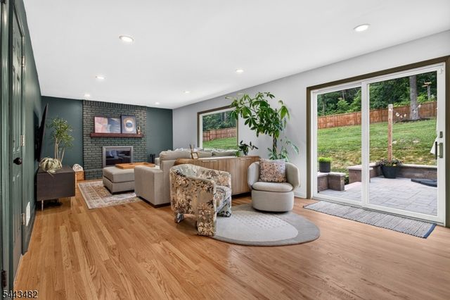 17 Forest Ln, Green Brook Twp., NJ 08812