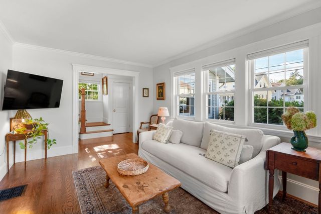37 Arborway Dr, Braintree, MA 02184