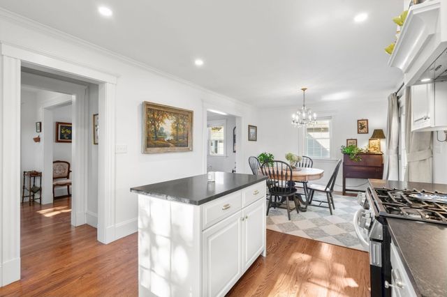 37 Arborway Dr, Braintree, MA 02184
