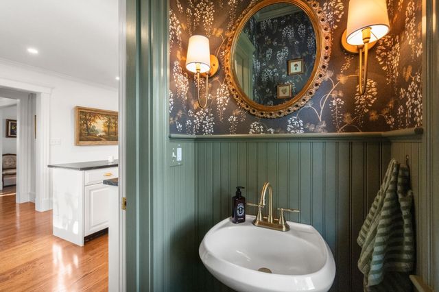 37 Arborway Dr, Braintree, MA 02184