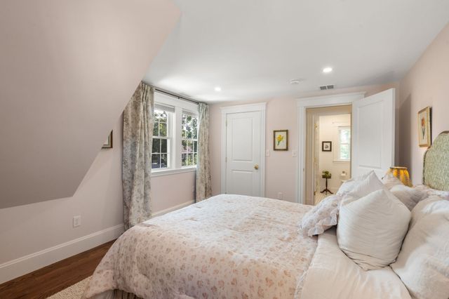 37 Arborway Dr, Braintree, MA 02184