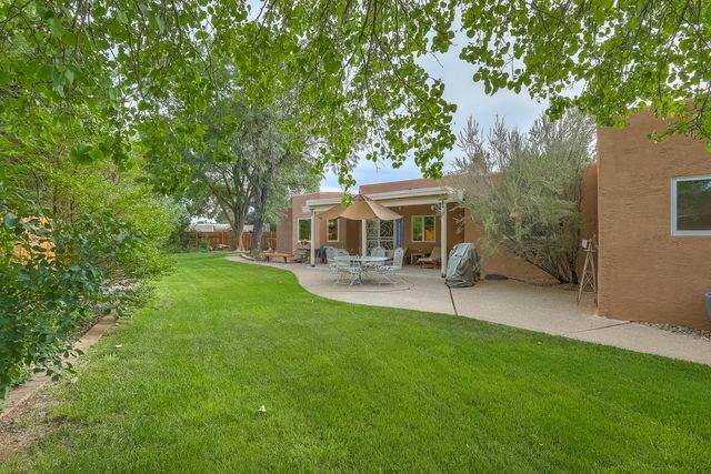 3400 Avenida Charada NW, Albuquerque, NM 87107