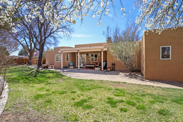 3400 Avenida Charada NW, Albuquerque, NM 87107