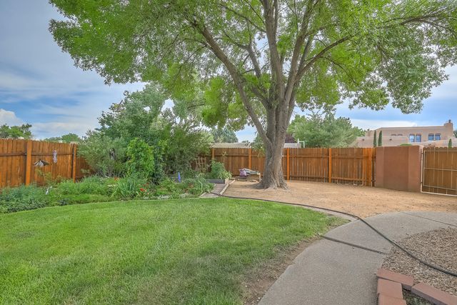 3400 Avenida Charada NW, Albuquerque, NM 87107