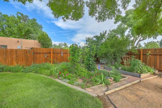 3400 Avenida Charada NW, Albuquerque, NM 87107