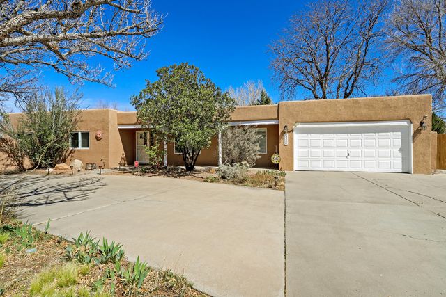 3400 Avenida Charada NW, Albuquerque, NM 87107