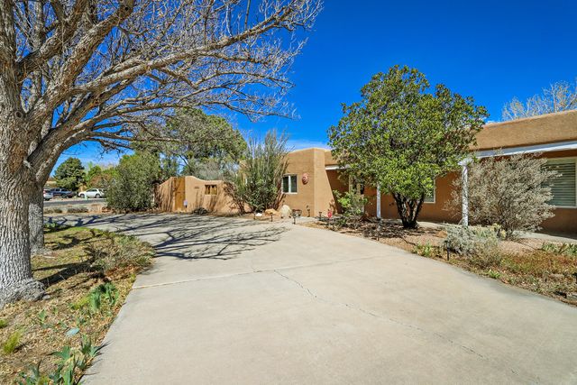 3400 Avenida Charada NW, Albuquerque, NM 87107