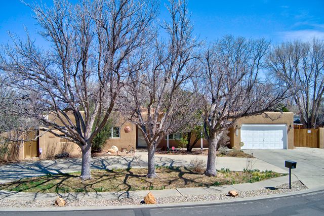 3400 Avenida Charada NW, Albuquerque, NM 87107