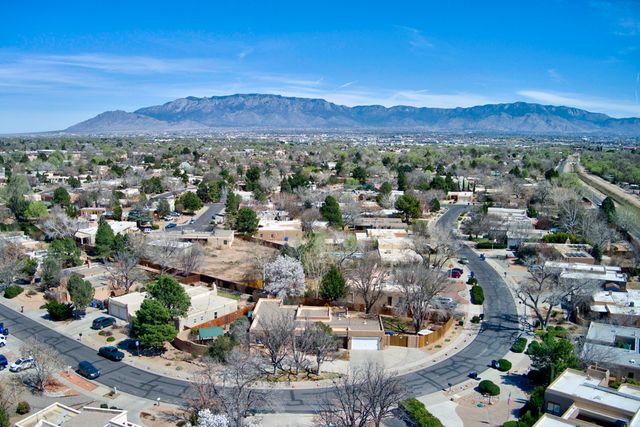 3400 Avenida Charada NW, Albuquerque, NM 87107