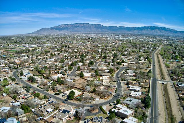 3400 Avenida Charada NW, Albuquerque, NM 87107